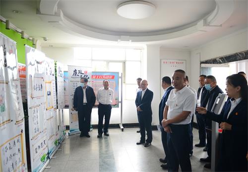 清風正氣潤心田，藝術交流促發(fā)展——武漢公交集團三公司組織黨員干部參觀廉政文化作品展并開展文化藝術交流活動